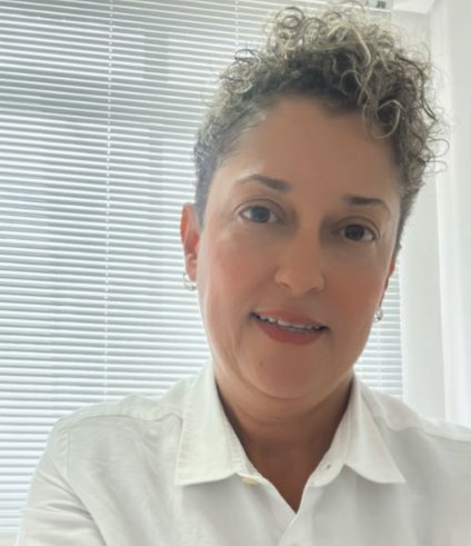 Lilian Morais, enfermeira e educadora, que conduz o programa